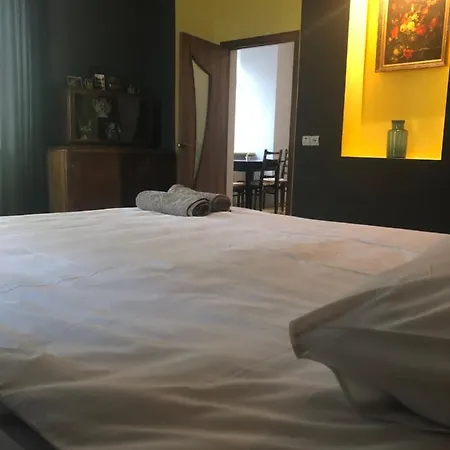 Apartment History на проспекті свободи 49