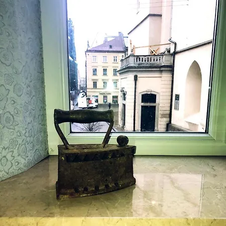 History на проспекті свободи 49 Apartment *