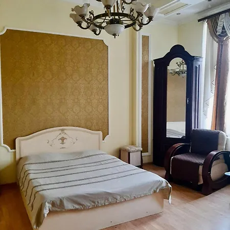 History на проспекті свободи 49